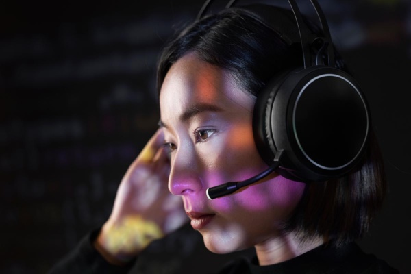 Explorando o Mundo da Tradução: Simultânea e Consecutiva