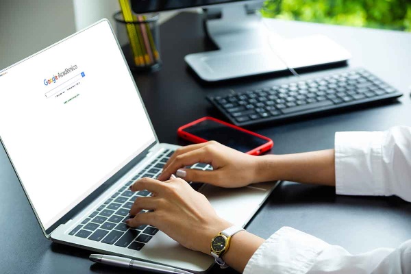 Google Acadêmico - Banner de pesquisa e artigos científicos